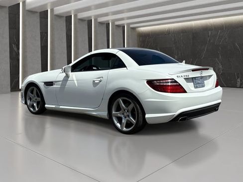 Used 2014 Mercedes-Benz SLK 250 image 4