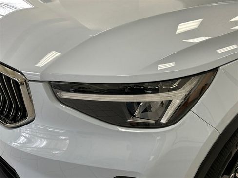 Certified 2024 Volvo XC40 B5 Plus w/ Protection Package Premier image 7