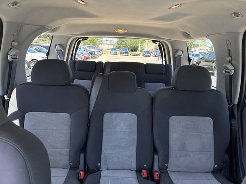Used 2006 Ford Expedition XLT AWD/4WD image 16