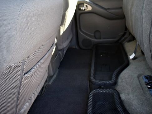 Used 2017 Nissan Frontier SV w/ SV Value Truck Package image 21