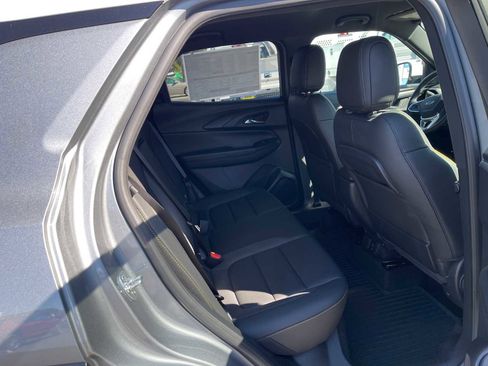Used 2025 Chevrolet TrailBlazer ACTIV w/ Convenience Package image 11