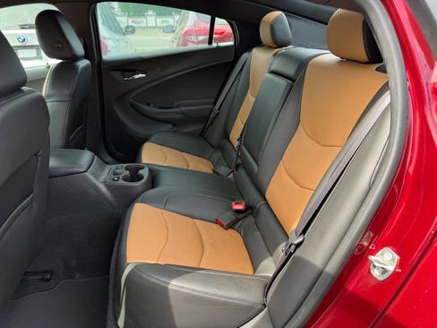 Used 2017 Chevrolet Volt Premier w/ Driver Confidence II Package image 10