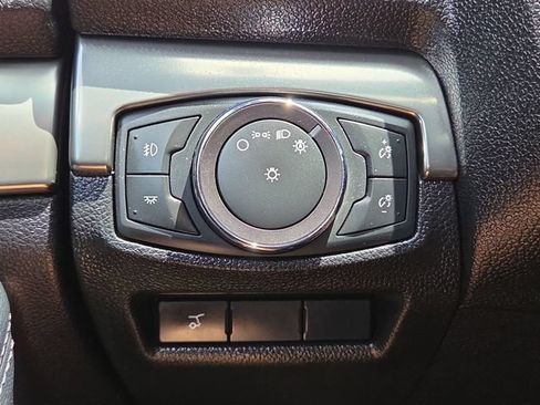Used 2019 Ford Explorer XLT w/ Equipment Group 202A FWD image 19