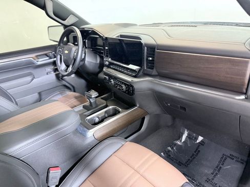 Used 2024 Chevrolet Silverado 1500 High Country w/ High Country Premium Package image 21