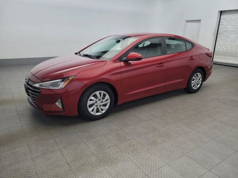 Used 2019 Hyundai Elantra SE image 2
