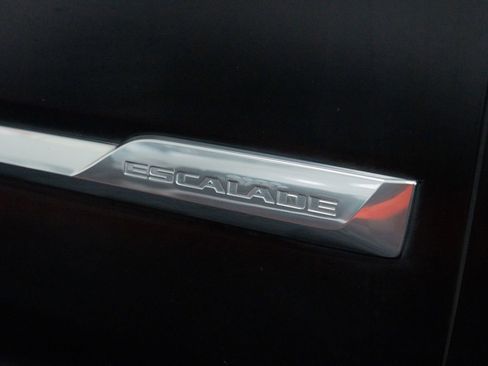 Used 2016 Cadillac Escalade ESV Platinum AWD/4WD image 18