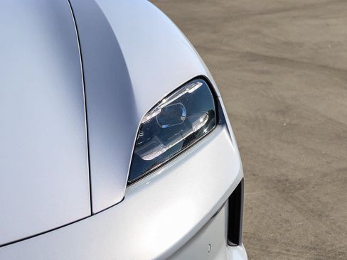 Used 2025 Porsche Taycan RWD image 7