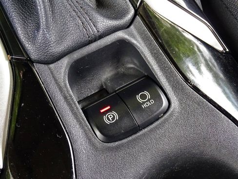 Used 2021 Toyota Corolla LE FWD image 36