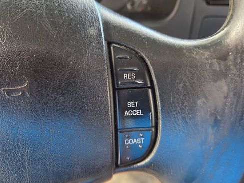 Used 2006 Ford F250 XL RWD image 26