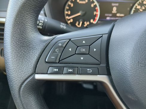 Used 2024 Nissan Altima 2.5 SV image 19