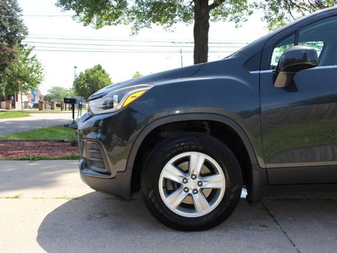 Used 2018 Chevrolet Trax LT w/ Sun & Sound Package AWD/4WD image 44