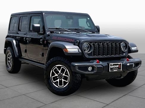 Used 2024 Jeep Wrangler Unlimited Rubicon w/ Convenience Group AWD/4WD image 3