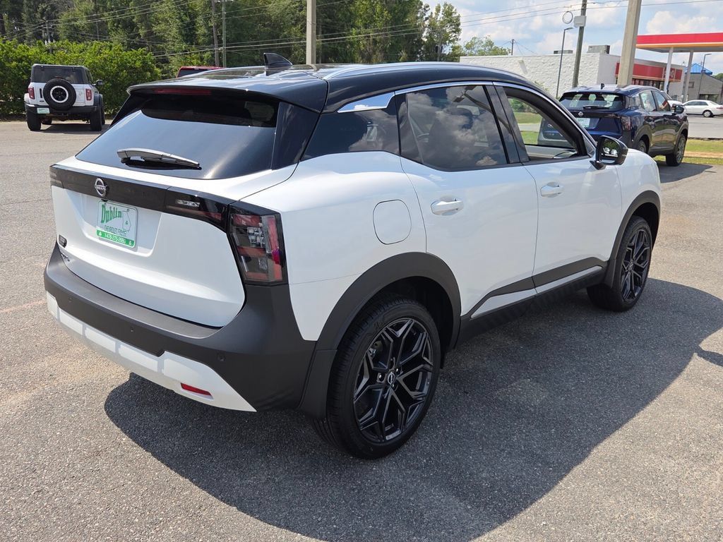 New 2027 Nissan Kicks SR w/ SR Premium Package FWD image 12