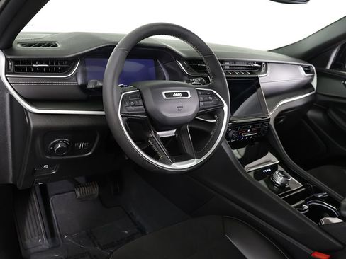 Used 2023 Jeep Grand Cherokee L Laredo AWD/4WD image 28