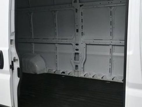 Used 2025 RAM ProMaster 2500 w/ Convenience Group FWD image 9