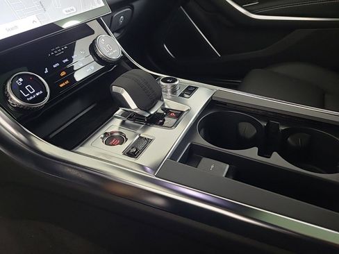 Used 2024 Jaguar XF R-Dynamic SE image 13