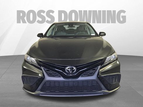Used 2024 Toyota Camry SE FWD image 2