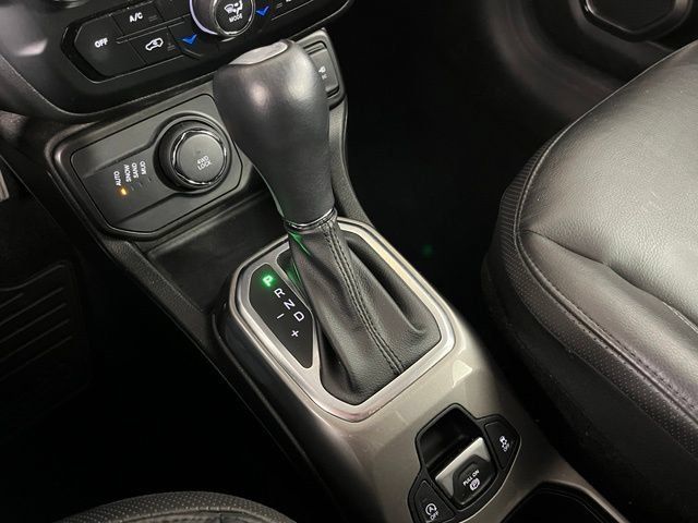 Used 2021 Jeep Renegade Limited AWD/4WD image 32