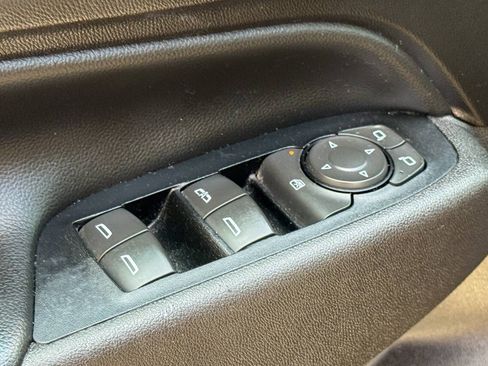 Used 2018 Chevrolet Equinox LT w/ Sun & Infotainment Package AWD/4WD image 25
