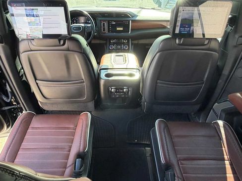 Used 2024 GMC Yukon Denali Ultimate AWD/4WD image 39