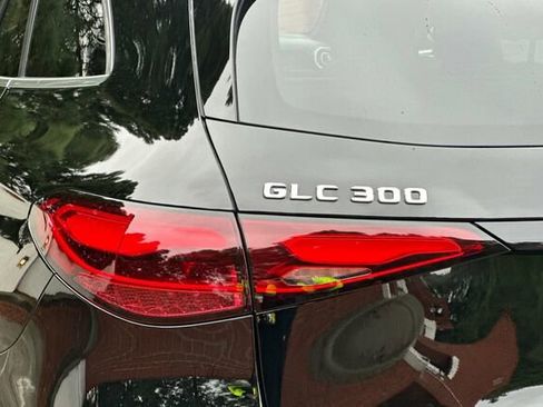 Used 2025 Mercedes-Benz GLC 300 image 38