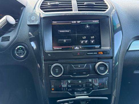 Used 2016 Ford Explorer XLT w/ Equipment Group 201A image 9