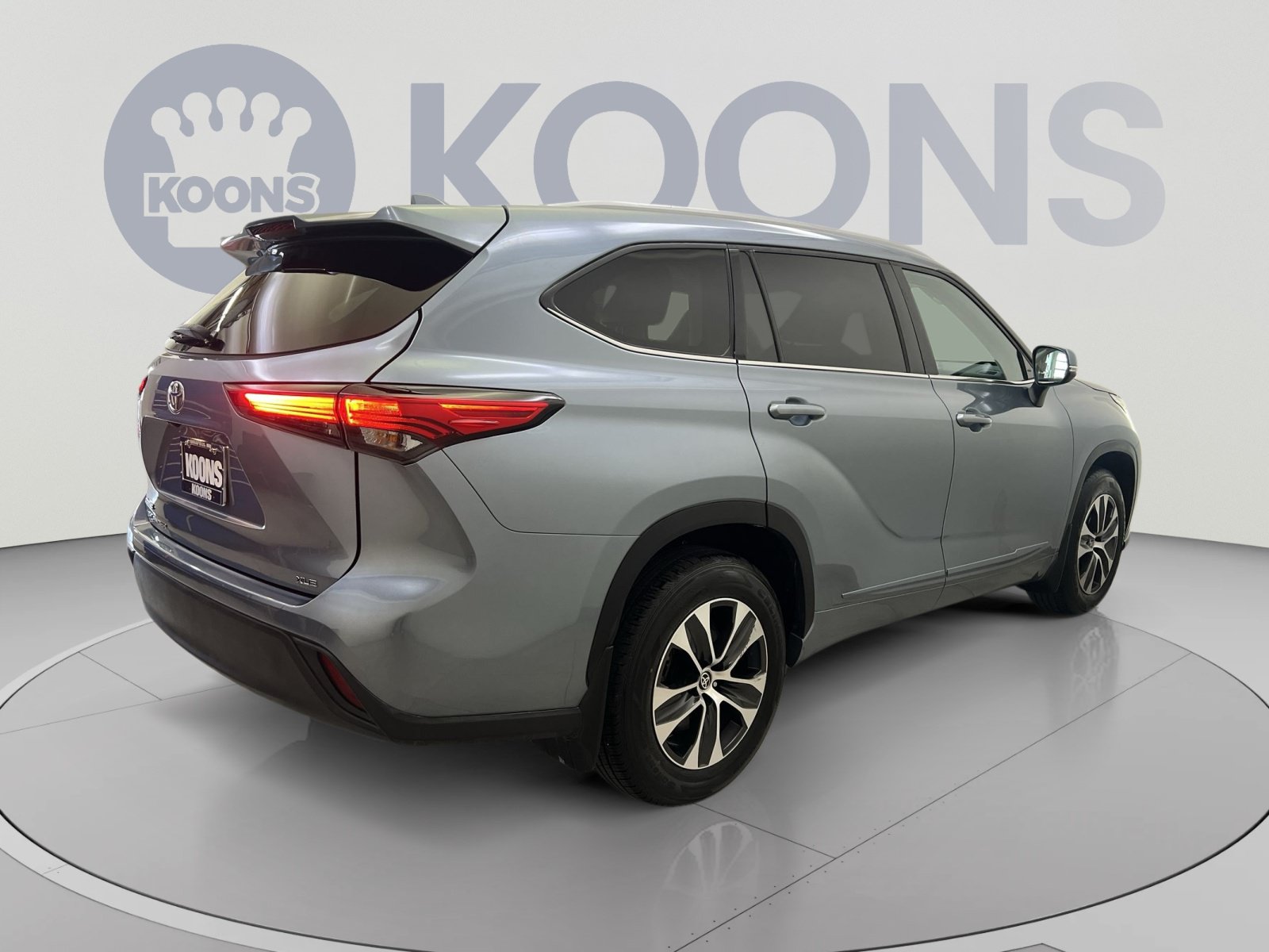 Used 2022 Toyota Highlander XLE FWD image 8