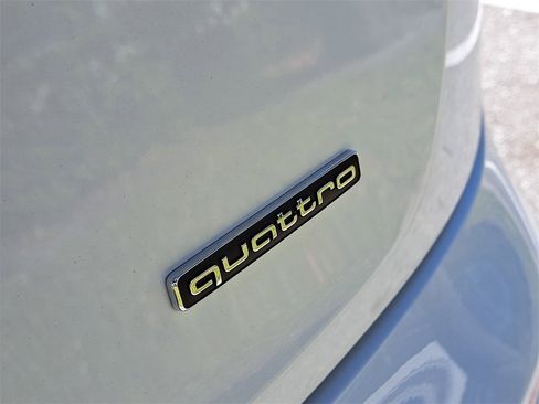 Used 2022 Audi Q5 2.0T Premium w/ Convenience Package image 6