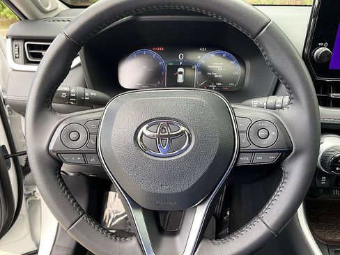 Certified 2025 Toyota RAV4 Limited FWD image 14
