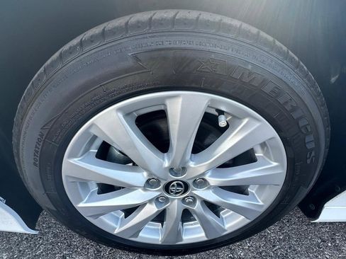 Used 2019 Toyota Camry LE image 43