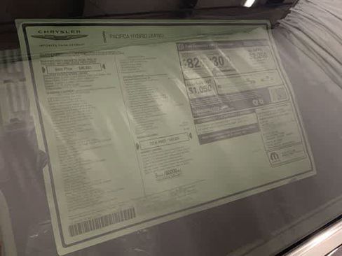 Used 2020 Chrysler Pacifica Limited w/ Advanced Safetytec Group FWD image 18