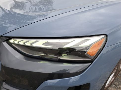 Used 2023 Audi e-tron GT Premium Plus image 8