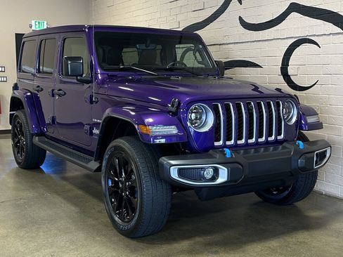 Used 2023 Jeep Wrangler Unlimited Sahara w/ Cold Weather Group AWD/4WD image 19