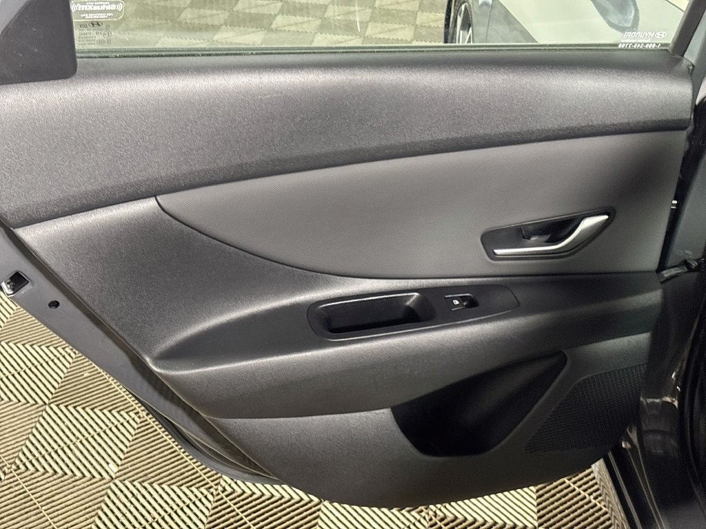 Used 2025 Hyundai Elantra SEL FWD image 20