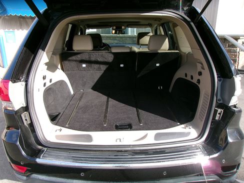 Used 2015 Jeep Grand Cherokee Limited image 11