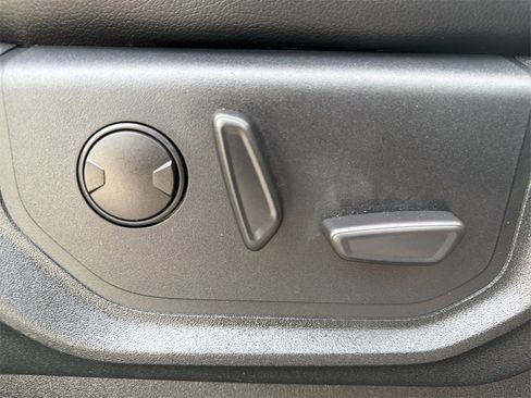 Used 2020 Ford F150 Lariat w/ Trailer Tow Package image 22