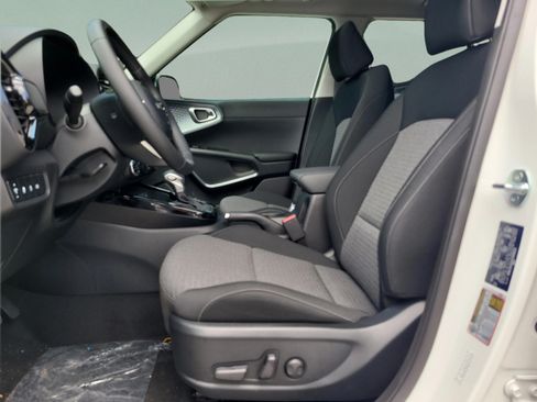 Certified 2025 Kia Soul EX FWD image 26