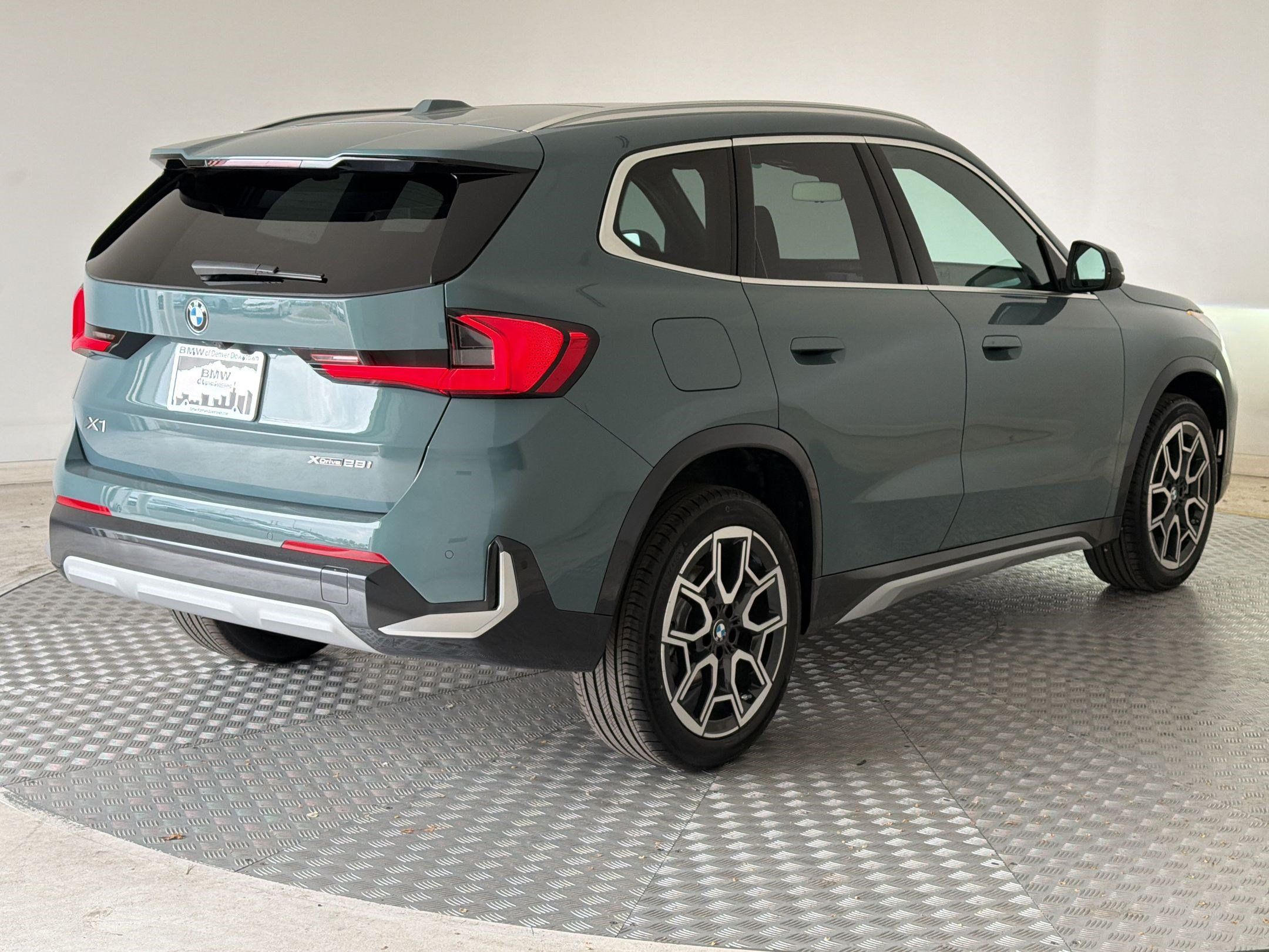 New 2026 BMW X1 xDrive28i w/ Technology Package AWD/4WD image 9