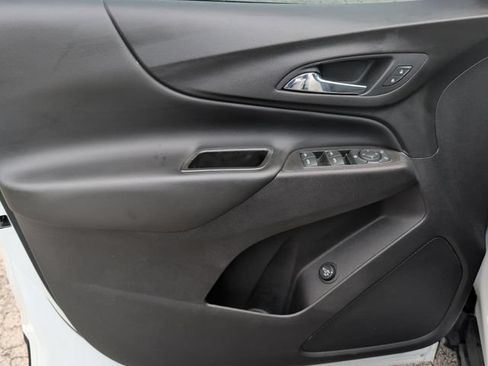 Used 2020 Chevrolet Equinox LT w/ Driver Convenience Package FWD image 24