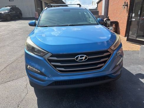 Used 2016 Hyundai Tucson SE w/ Option Group 12 FWD image 2