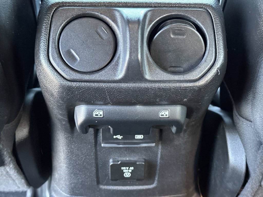 Used 2020 Jeep Wrangler Unlimited Rubicon w/ LED Lighting Group AWD/4WD image 14