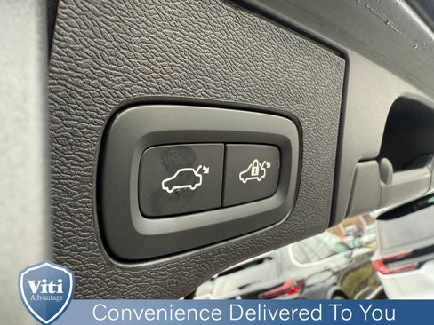 Certified 2025 Volvo XC60 B5 Plus image 25