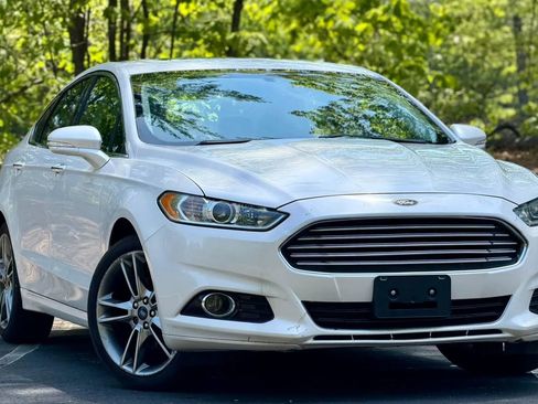 Used 2014 Ford Fusion Titanium FWD image 3