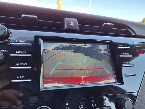 Used 2019 Toyota Camry LE image 6