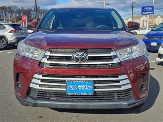 Used 2019 Toyota Highlander AWD V6 video 2