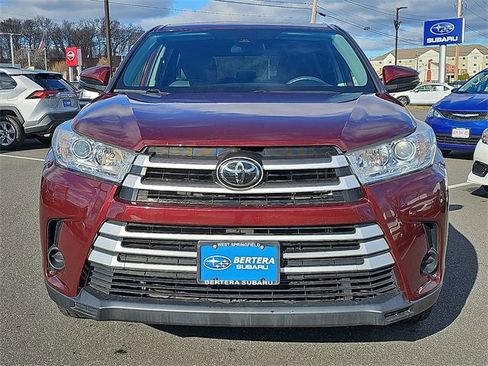 Used 2019 Toyota Highlander AWD V6 image 2