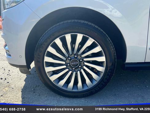 Used 2018 Lincoln Navigator Reserve w/ Technology Package AWD/4WD image 10