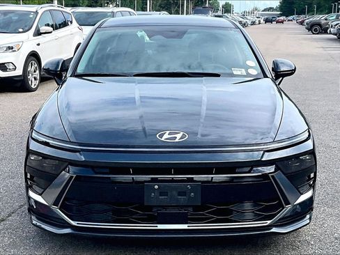 Used 2024 Hyundai Sonata SEL FWD image 2