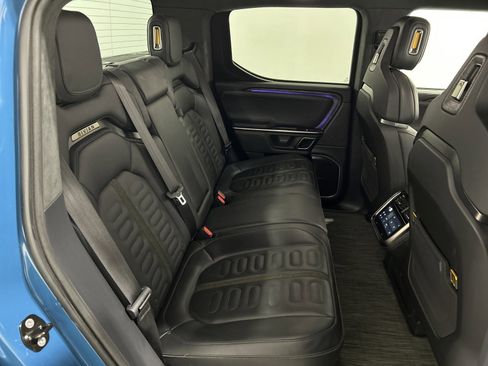 Used 2022 Rivian R1T Adventure image 22