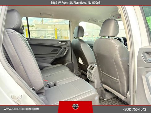 Used 2018 Volkswagen Tiguan SE w/ 3rd Row Seat Package AWD/4WD image 35